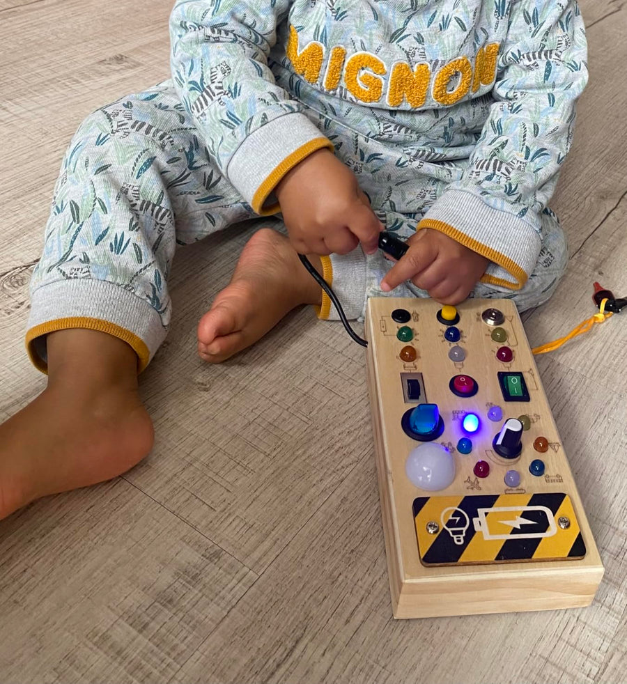Tableau Sensoriel Lumineux avec 12 Boutons et LED Colorées