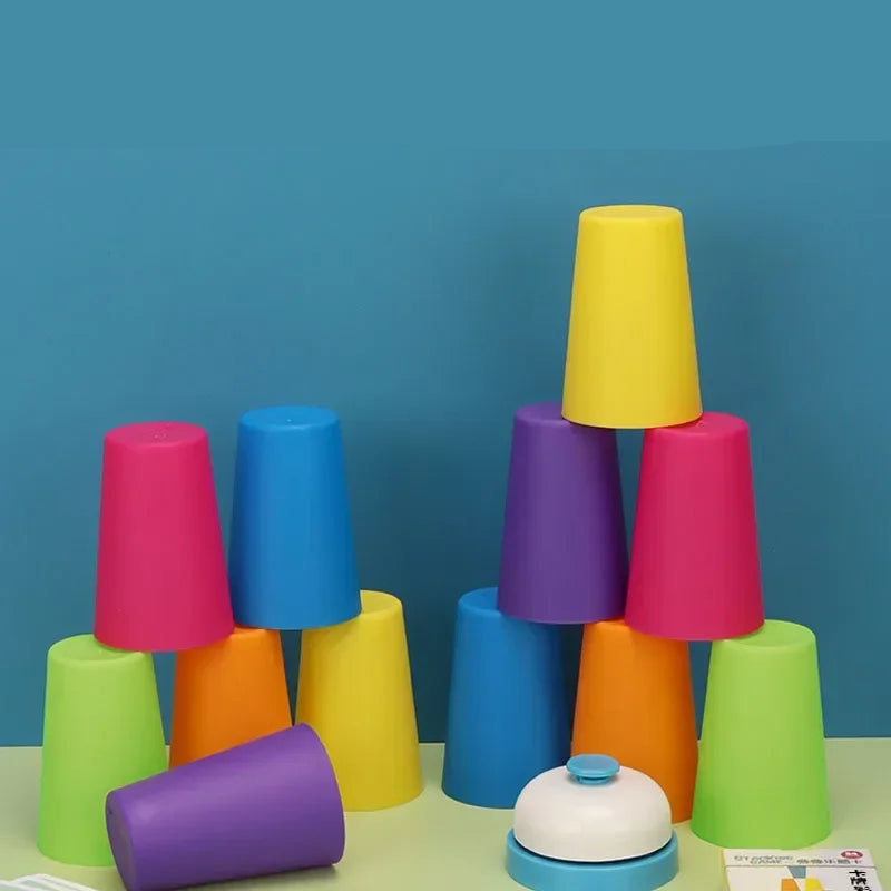 Jeu d'empilage de gobelets colorés avec sonnette et cartes défis