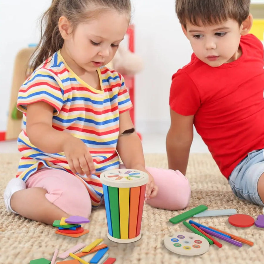 Jeu de tri en bois avec formes et bâtonnets colorés