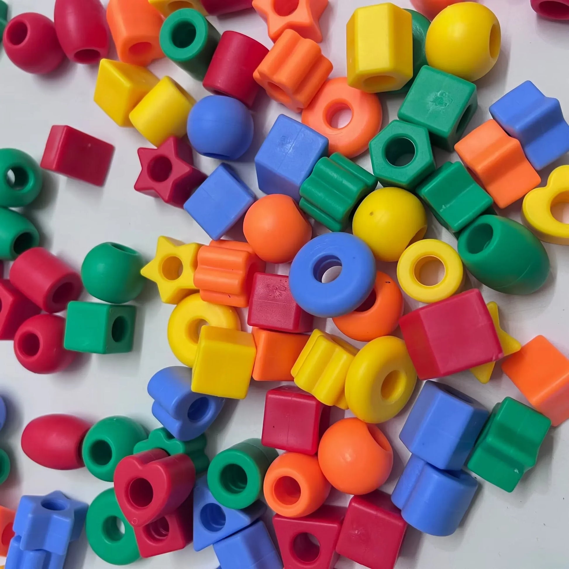 kit-perles-montessori-enfilage