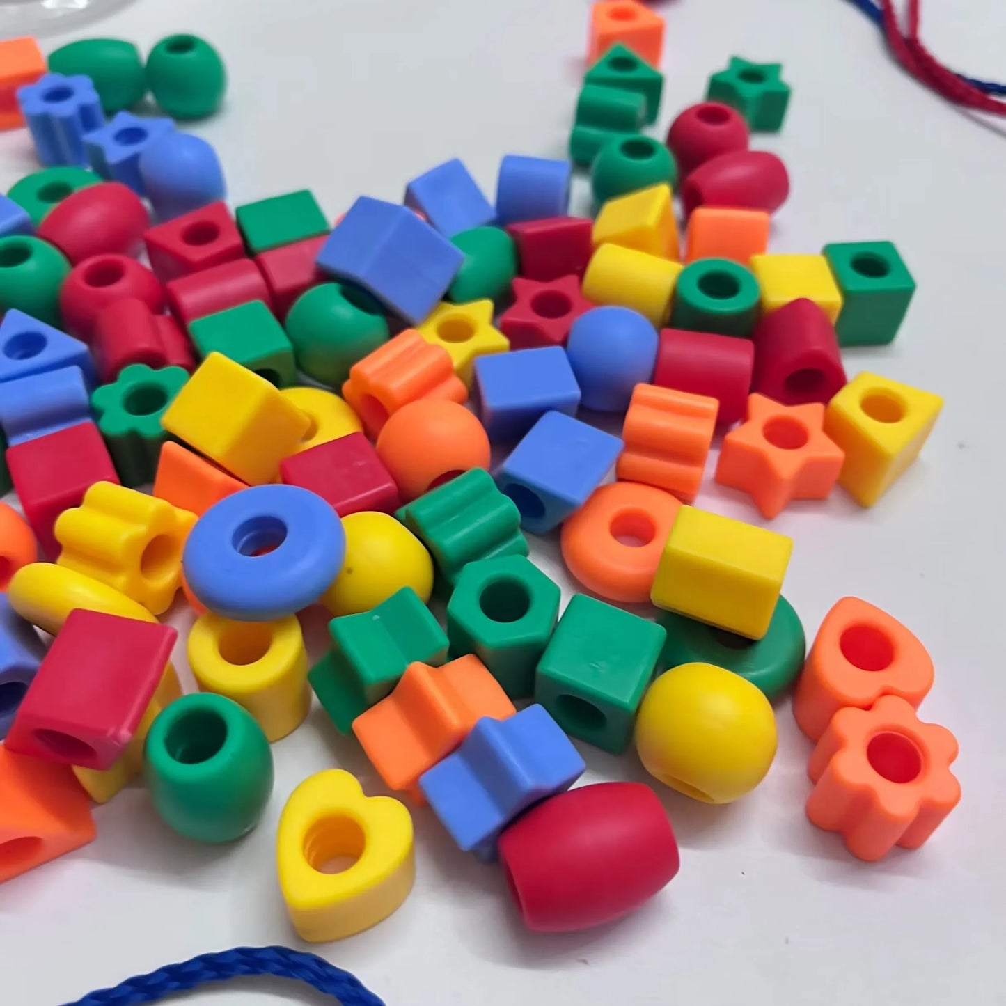 kit-perles-montessori-enfilage