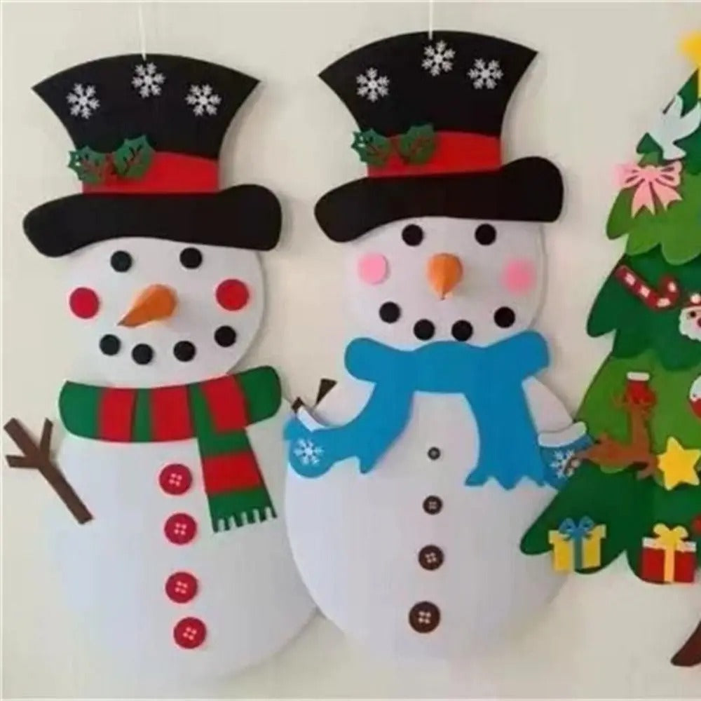 Les enfants créent leur propre Bonhomme de Neige de Noël.